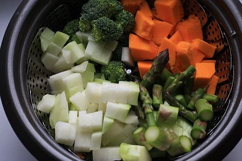 Zeleninové pyré s listovým salátem (9+)